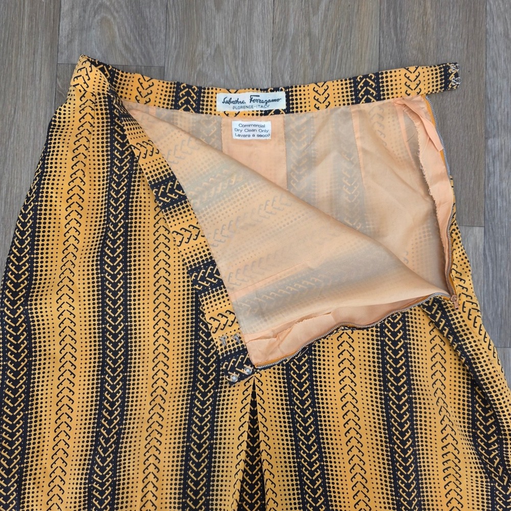 Salvatore‎ Ferragamo Vintage Size 6 Silk Skirt Orange Black Geometric Stripe - Picture 4 of 7
